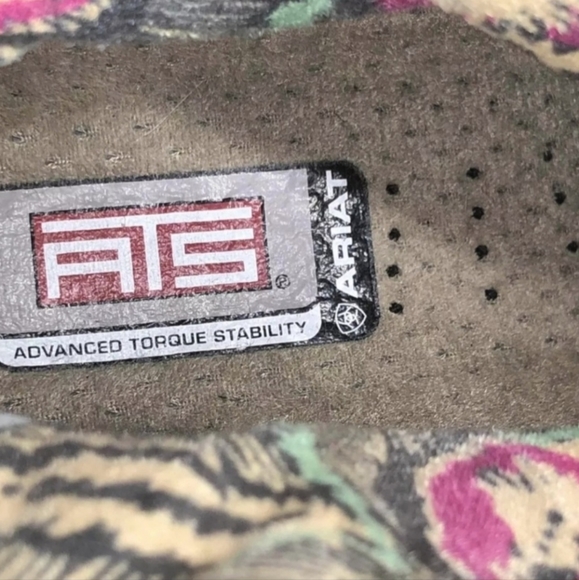 *VERY RARE HTF* Ariat Gold Rush Boots in Black Size 6 *NWOT*--not made anymore-- - Picture 8 of 9